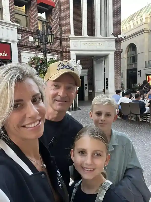 Rolf Kipp with his family